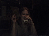 2005-02-26_Wendy_aan_het_bier