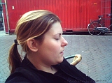 2005-04-23_Bertine_op_terras_van_de_Heks