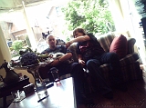2005-05-06_Olav_en_Amarinse_thuis_met_hun_net_geboren_zoon_Bjorn-Ruurd