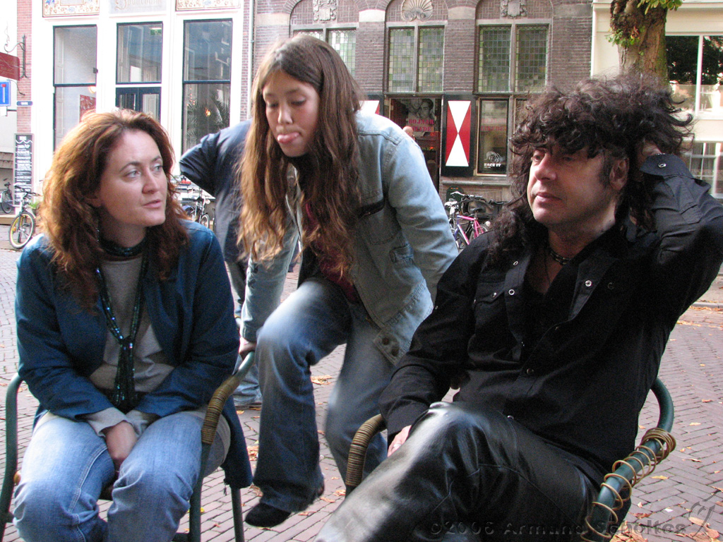 1006-10-21_Esther-Tara-John_bij_de_Heks.jpg