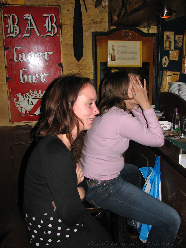 2006-05-27_Stefanie_en_Babs_in_de_Midtown.jpg