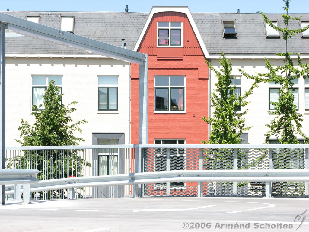 2006-06-08_Rood_gevangen_door_wit.jpg