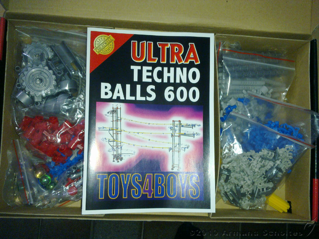 TechnoBalls-001.jpg