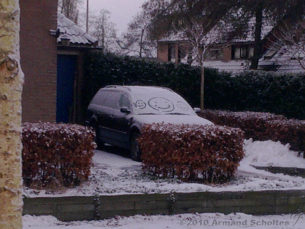 2010-12-09_SnowSmiley.jpg